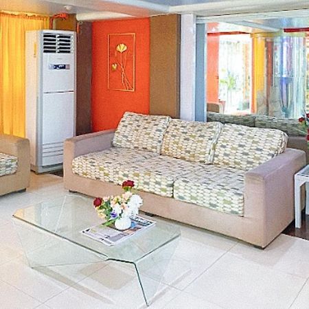 Villa Rosita Hotel Naga City By Reddoorz Exterior photo