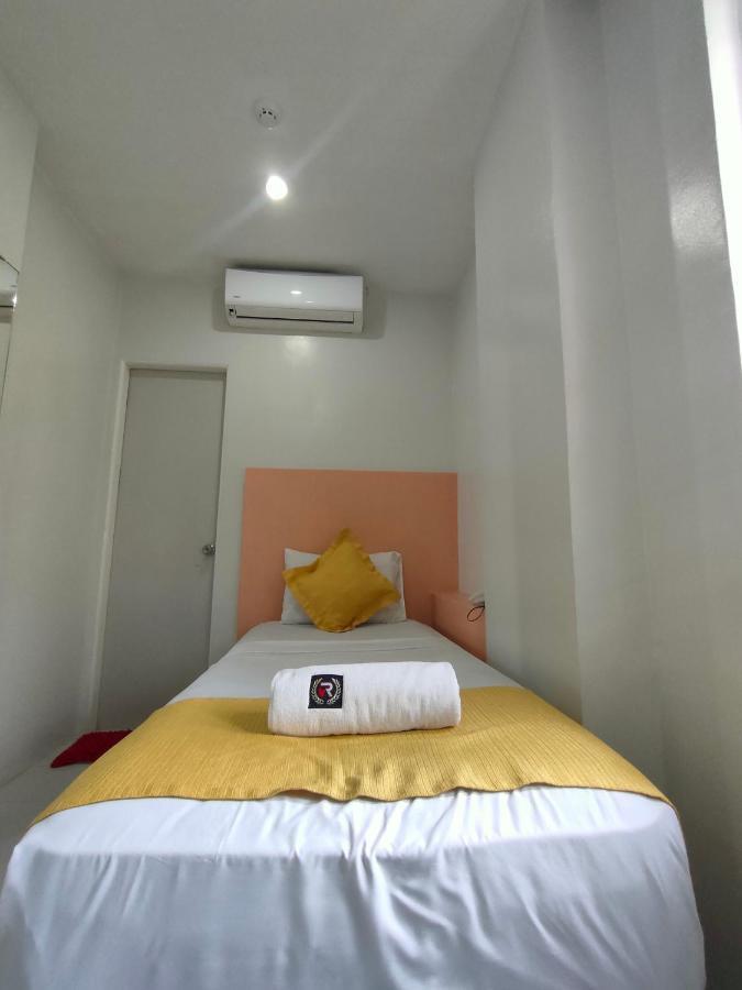 Villa Rosita Hotel Naga City By Reddoorz Exterior photo