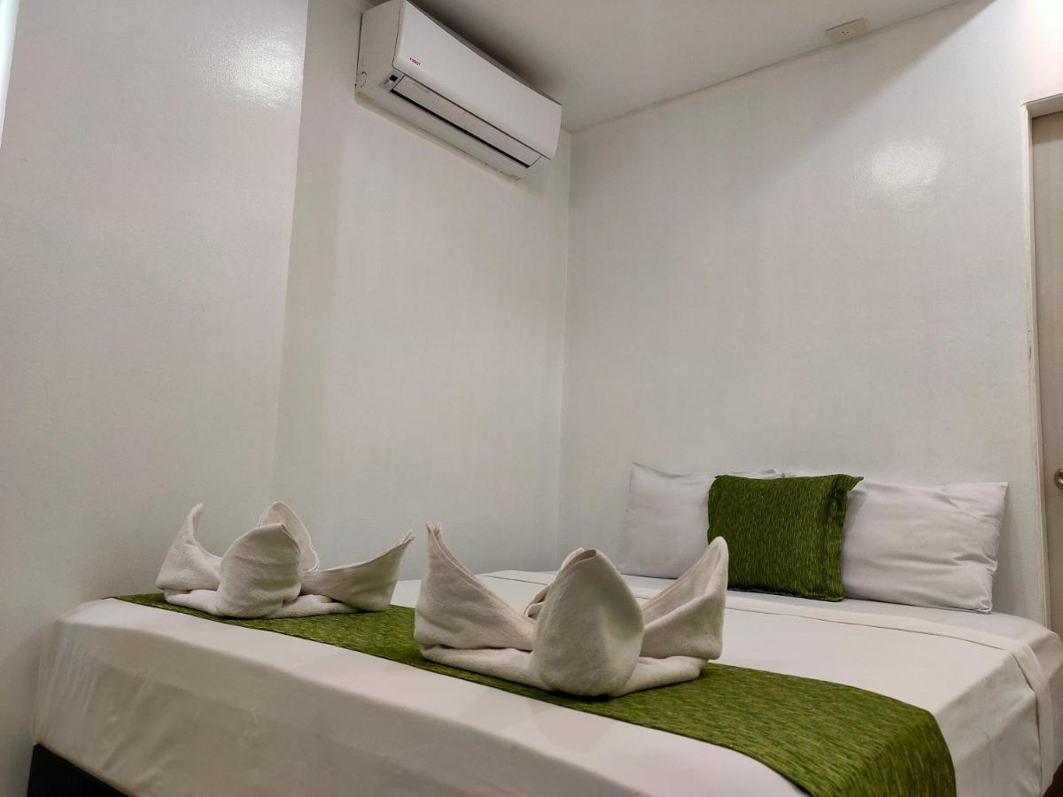 Villa Rosita Hotel Naga City By Reddoorz Exterior photo