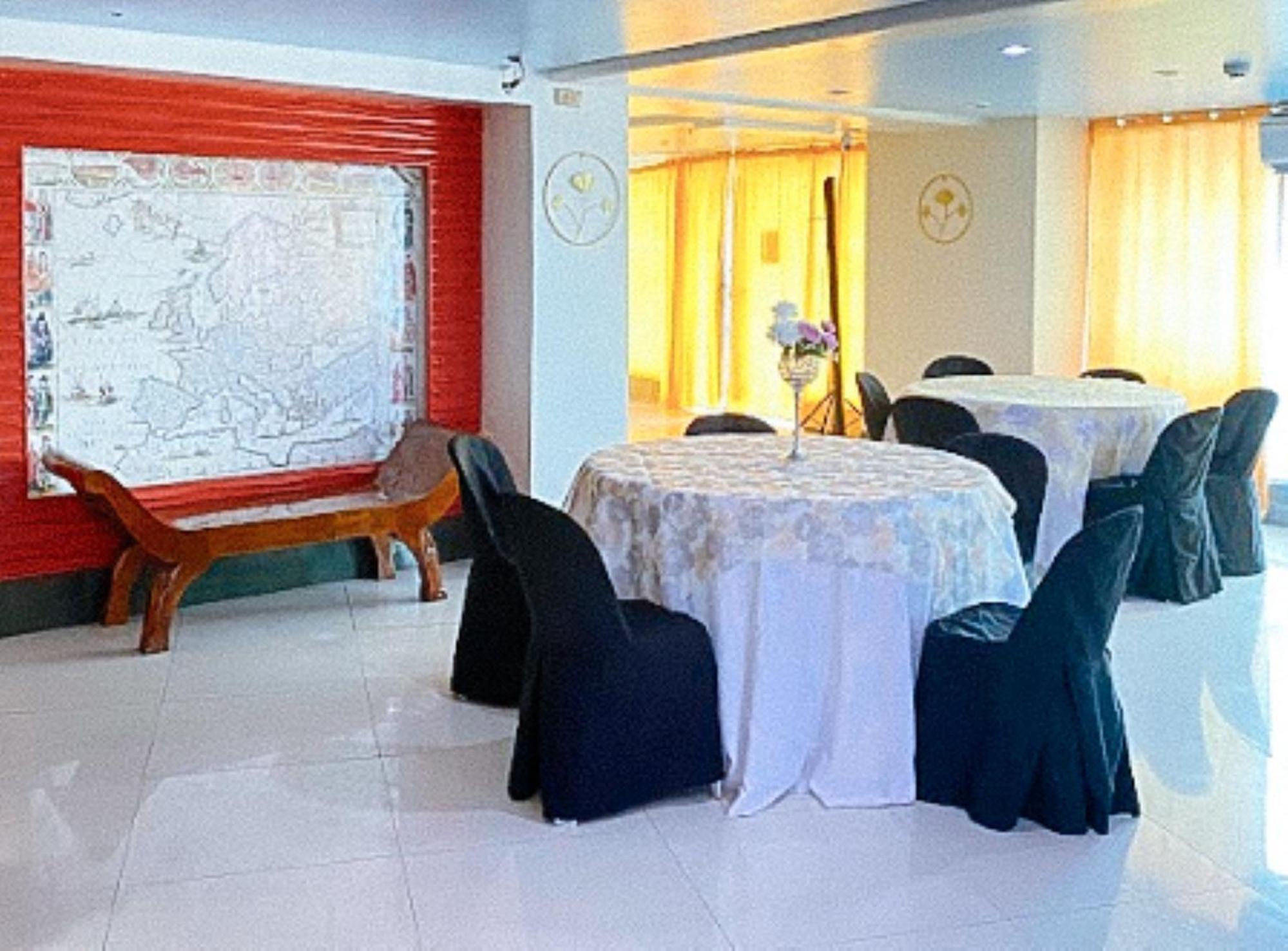 Villa Rosita Hotel Naga City By Reddoorz Exterior photo